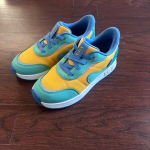 Kizik Kids Hands-Free Sneakers in Yellow & Teal — Lightweight Play Shoes NWT
